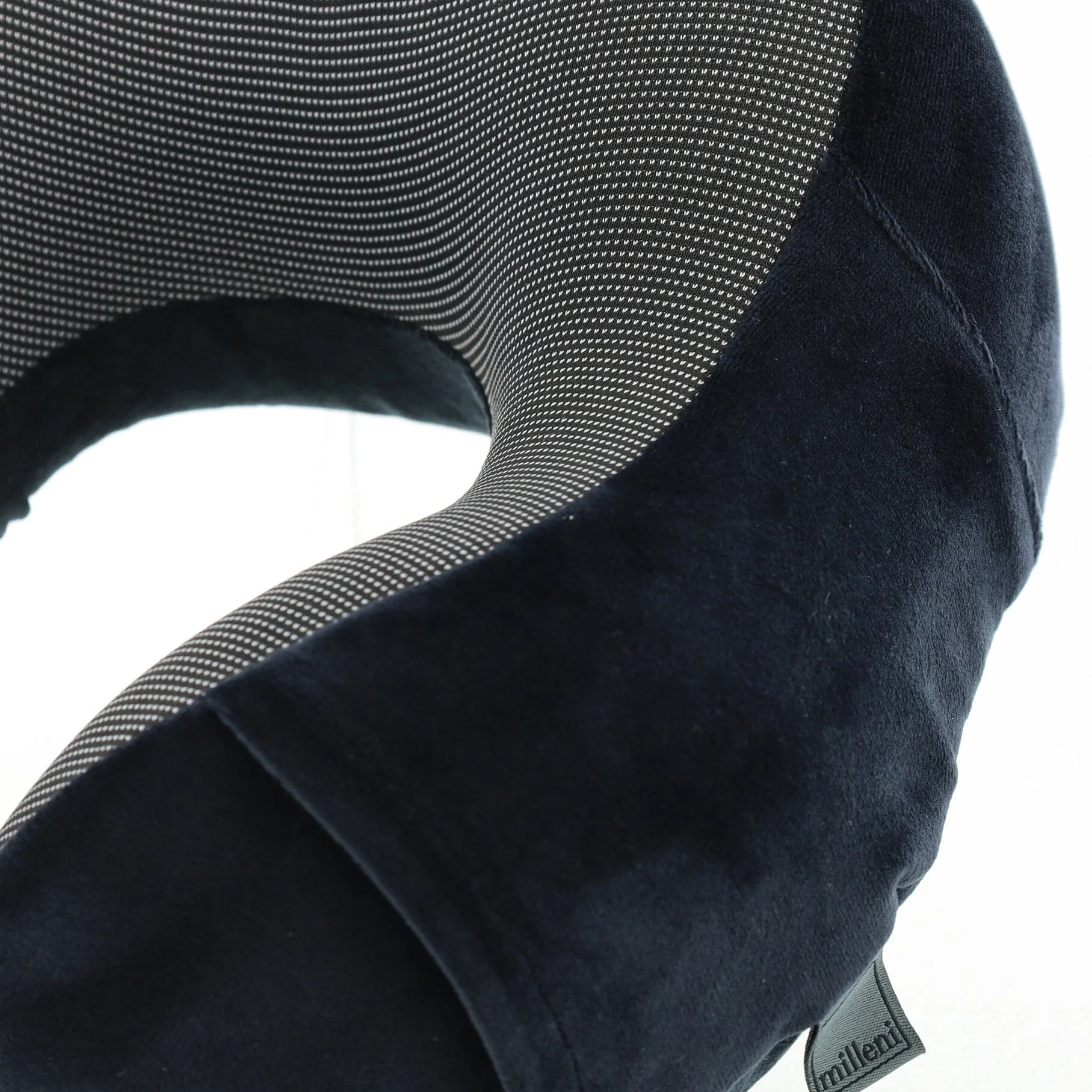 Ergonomic Memory Foam Neck Pillow - Image 3