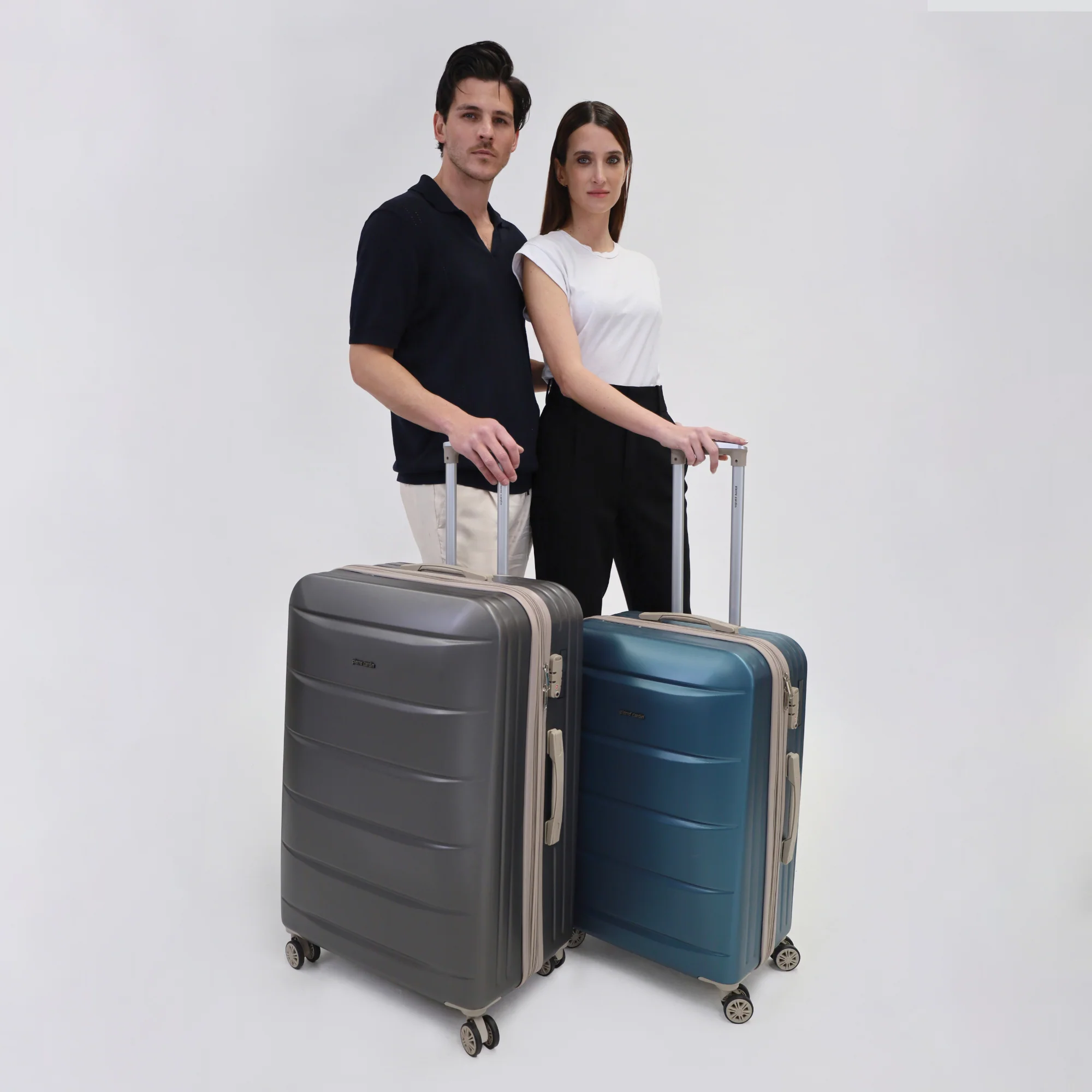 Pierre Cardin 80cm LARGE Hard-Shell Suitcase - Image 2