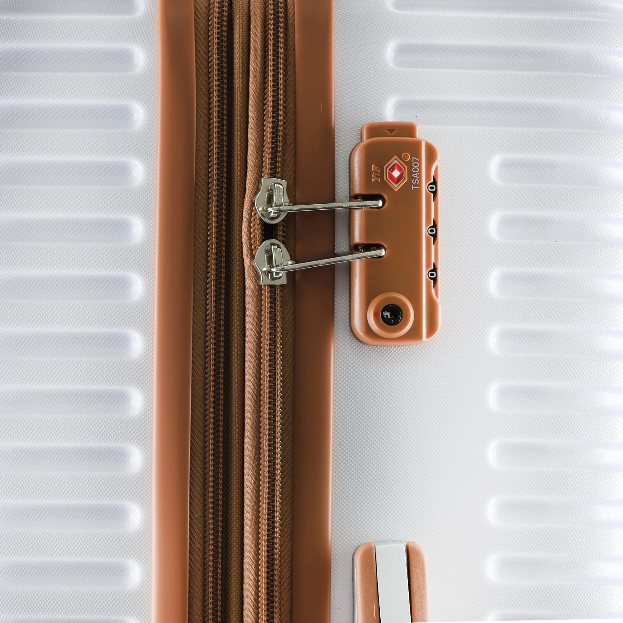 Pierre Cardin 80cm LARGE Hard Shell Suitcase - Image 5