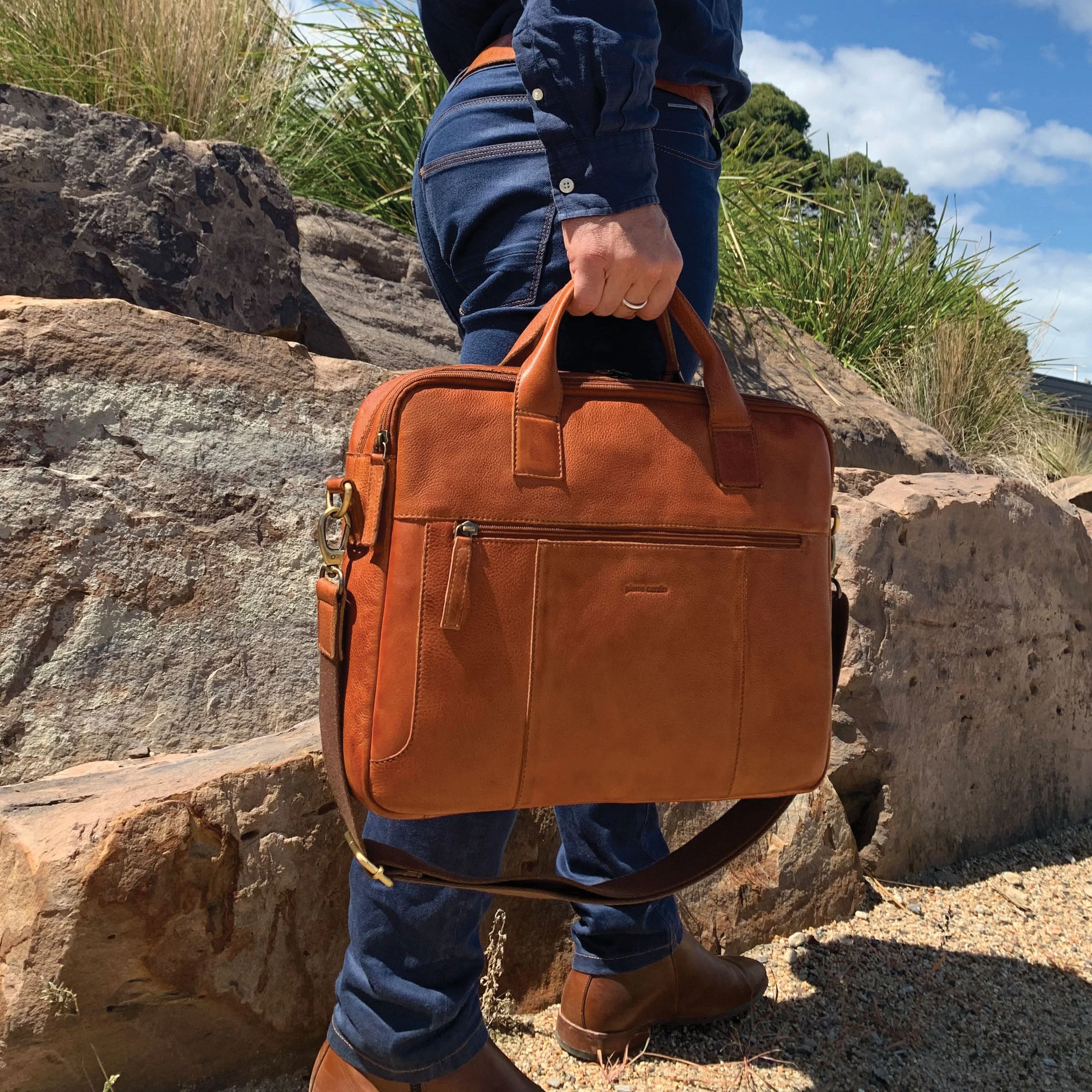 Pierre Cardin Rustic Leather Computer Bag - Image 2