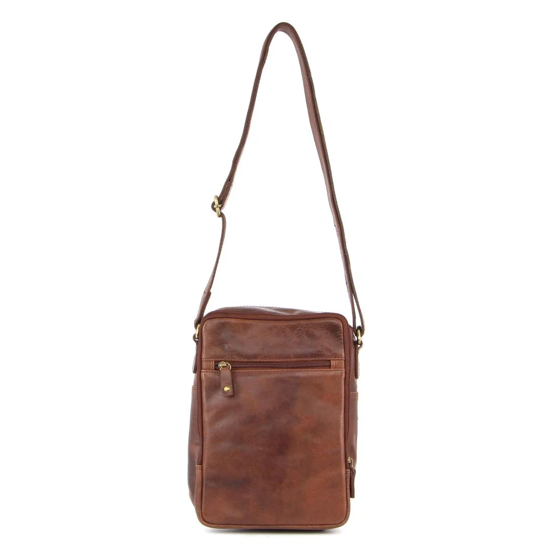 Pierre Cardin Rustic Leather Crossbody Bag - Image 4